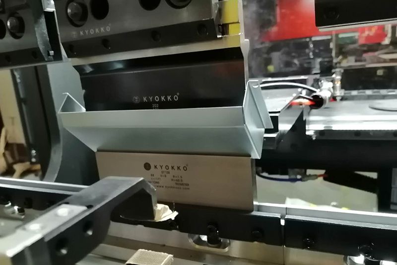 Robotic Bending Cell For Home Appliance Manufacturer